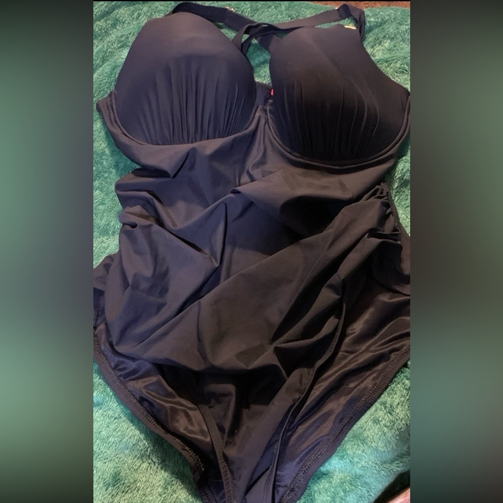 Women’s Black Spanx Shaper Bathing Suit. Size 18D/DD